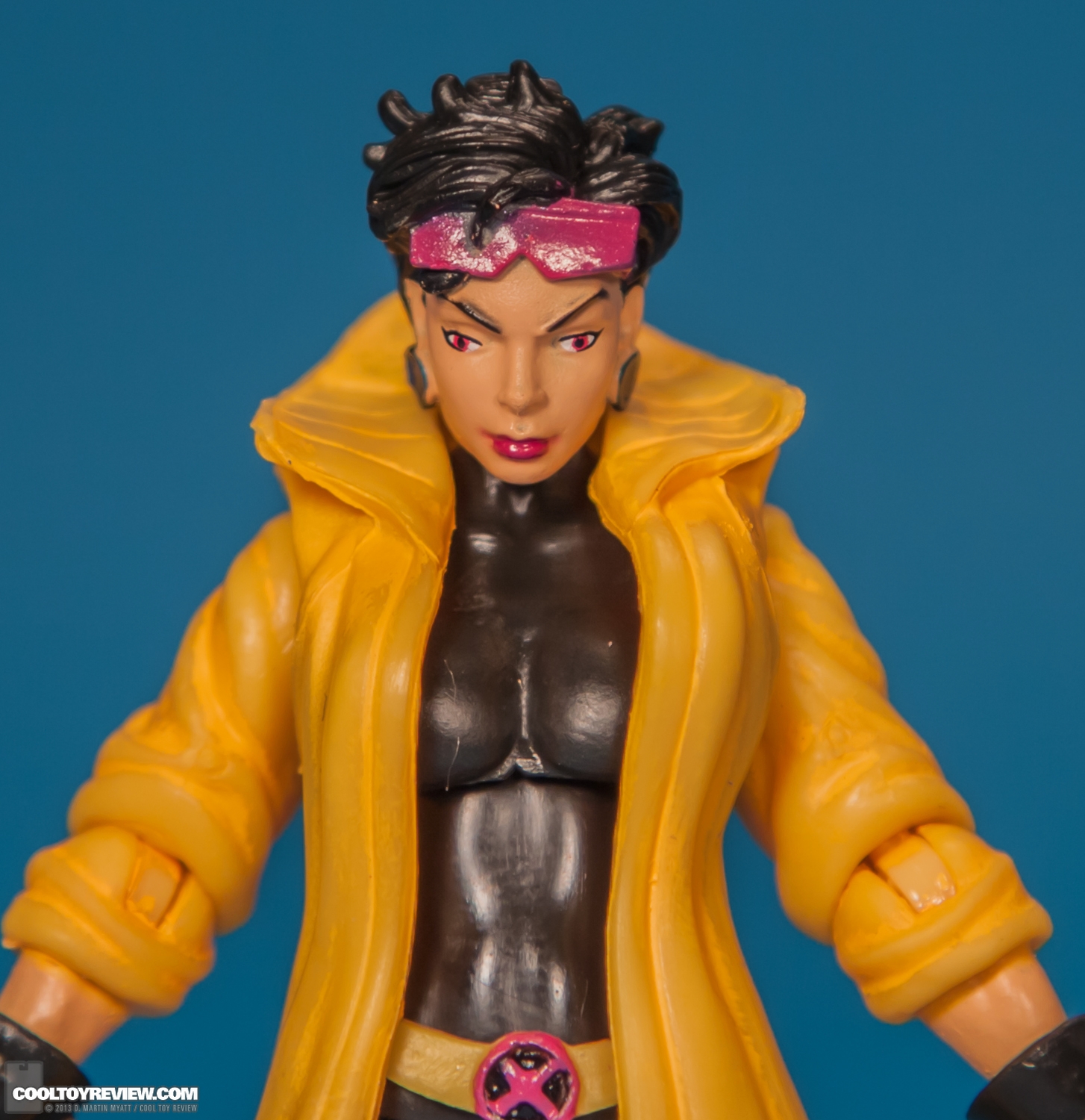 Marvel_Universe_Modern_Jubilee_X-Men_Hasbro-009.jpg
