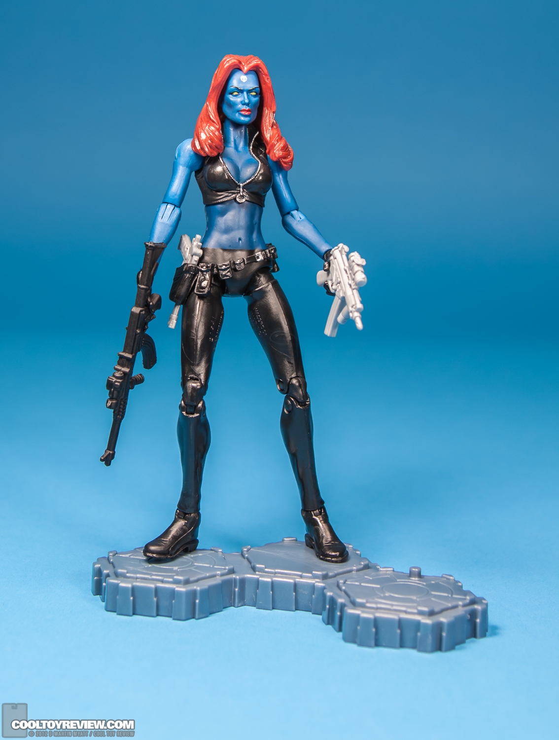 Mystique_X-Mutants_Marvel_Legends_Hasbro-12.jpg