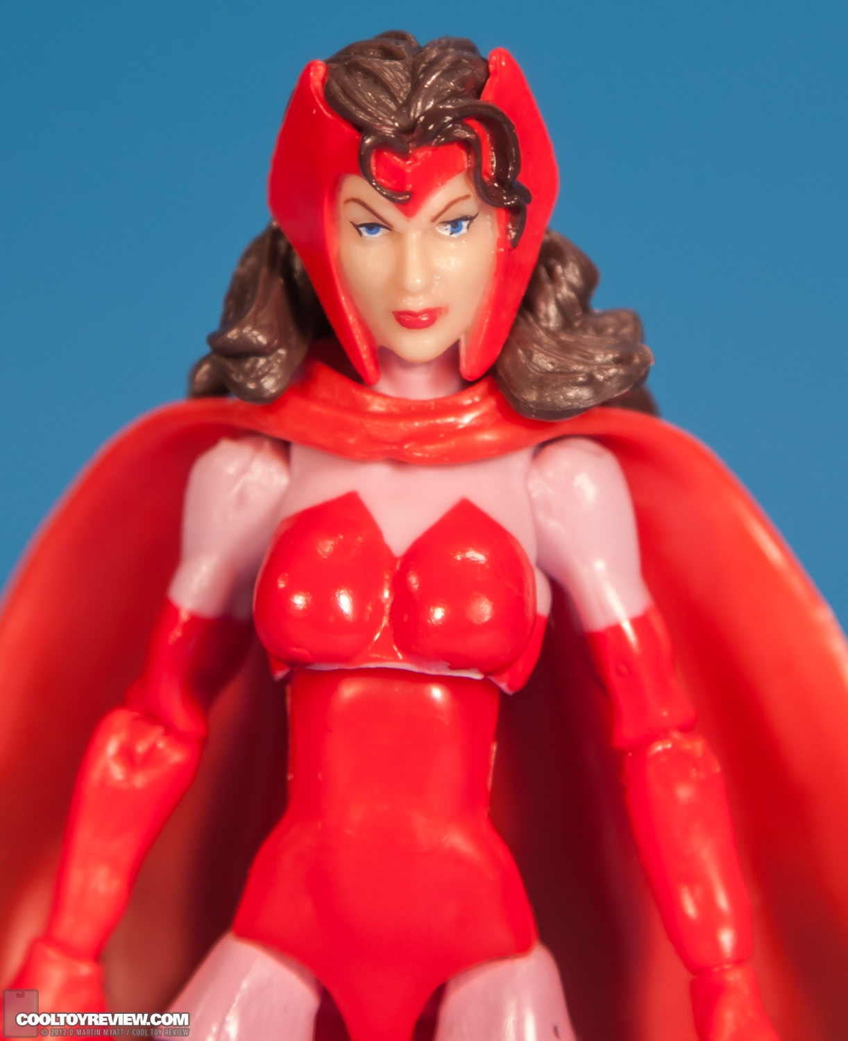Scarlet_Witch_Marvel_Universe_Hasbro-09.jpg