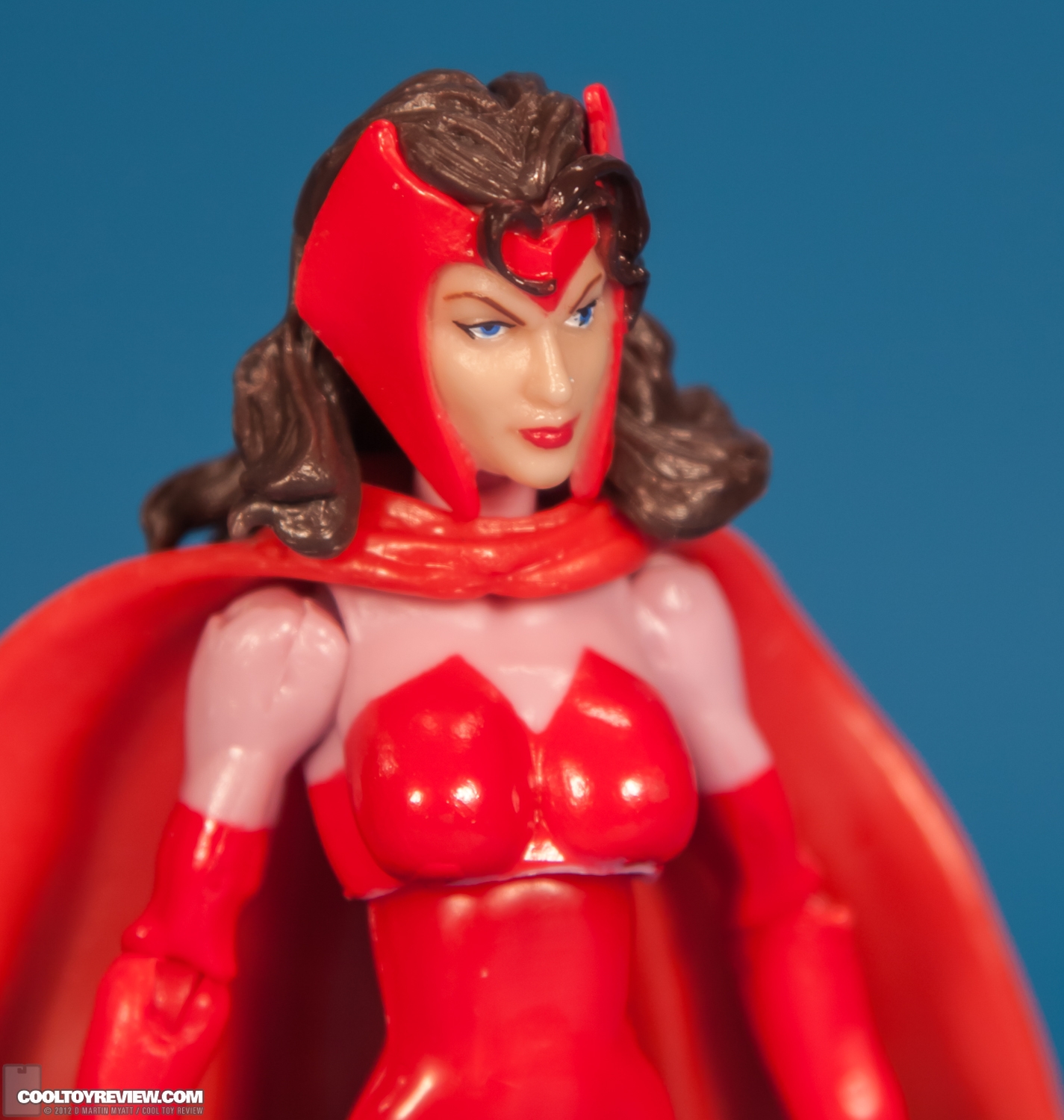Scarlet_Witch_Marvel_Universe_Hasbro-10.jpg