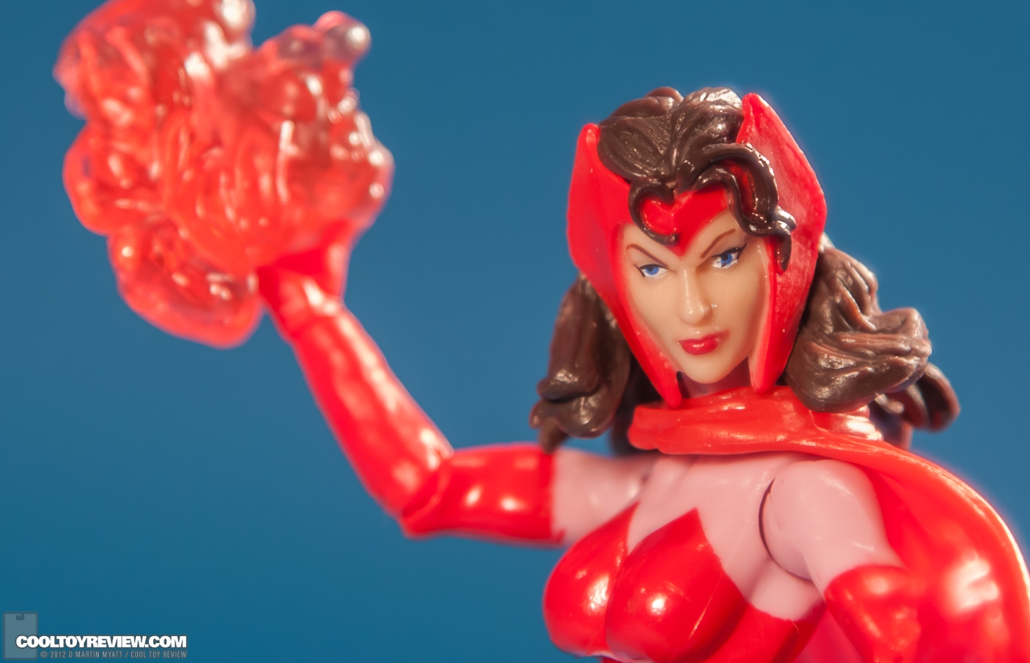 Scarlet_Witch_Marvel_Universe_Hasbro-17.jpg