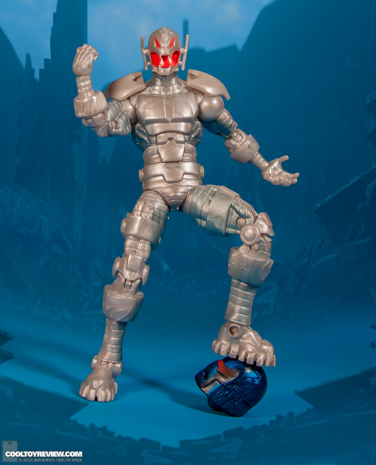 Ultron-Marvel-Legends-Iron-Monger-Series-009.jpg