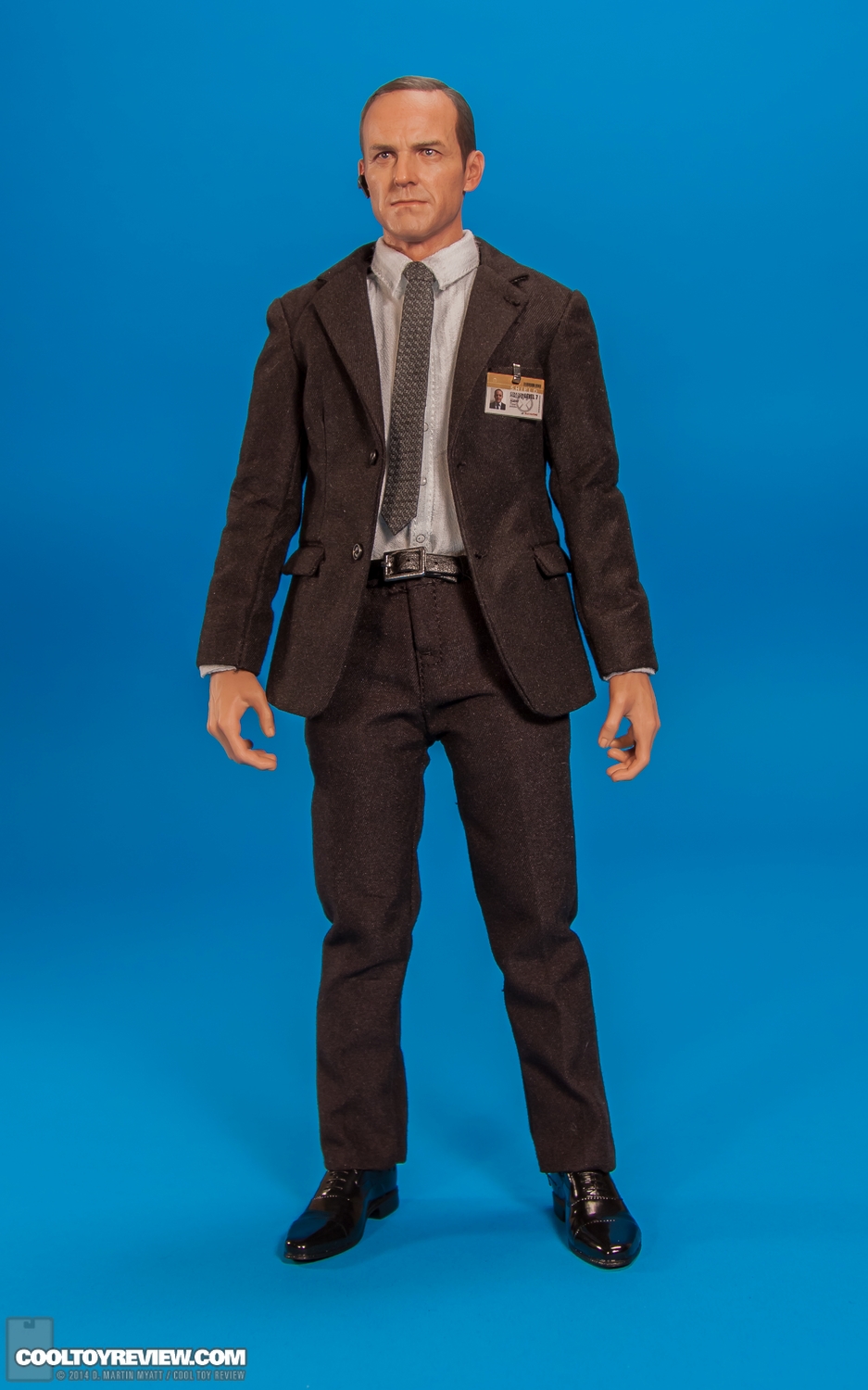 Agent-Phil-Coulson-Avengers-MMS-189-Hot-Toys-001.jpg