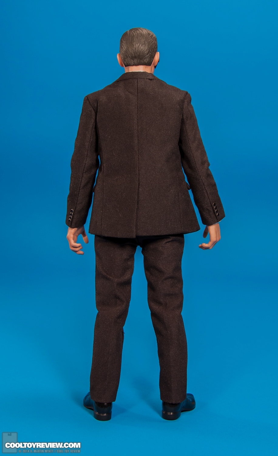 Agent-Phil-Coulson-Avengers-MMS-189-Hot-Toys-004.jpg