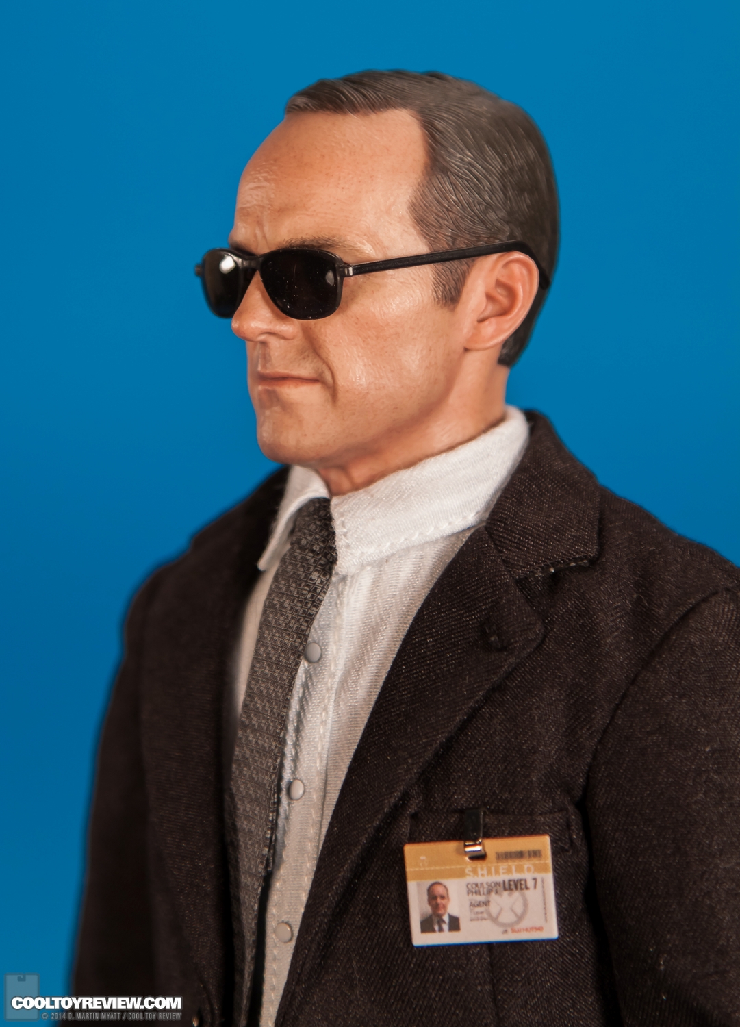 Agent-Phil-Coulson-Avengers-MMS-189-Hot-Toys-023.jpg