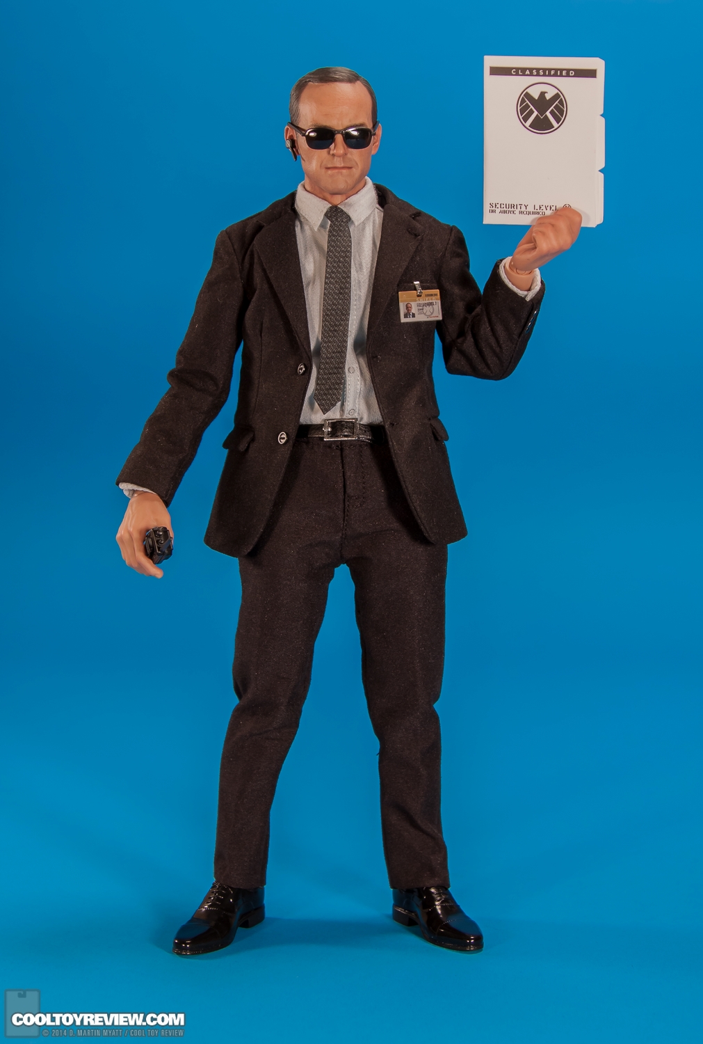 Agent-Phil-Coulson-Avengers-MMS-189-Hot-Toys-024.jpg