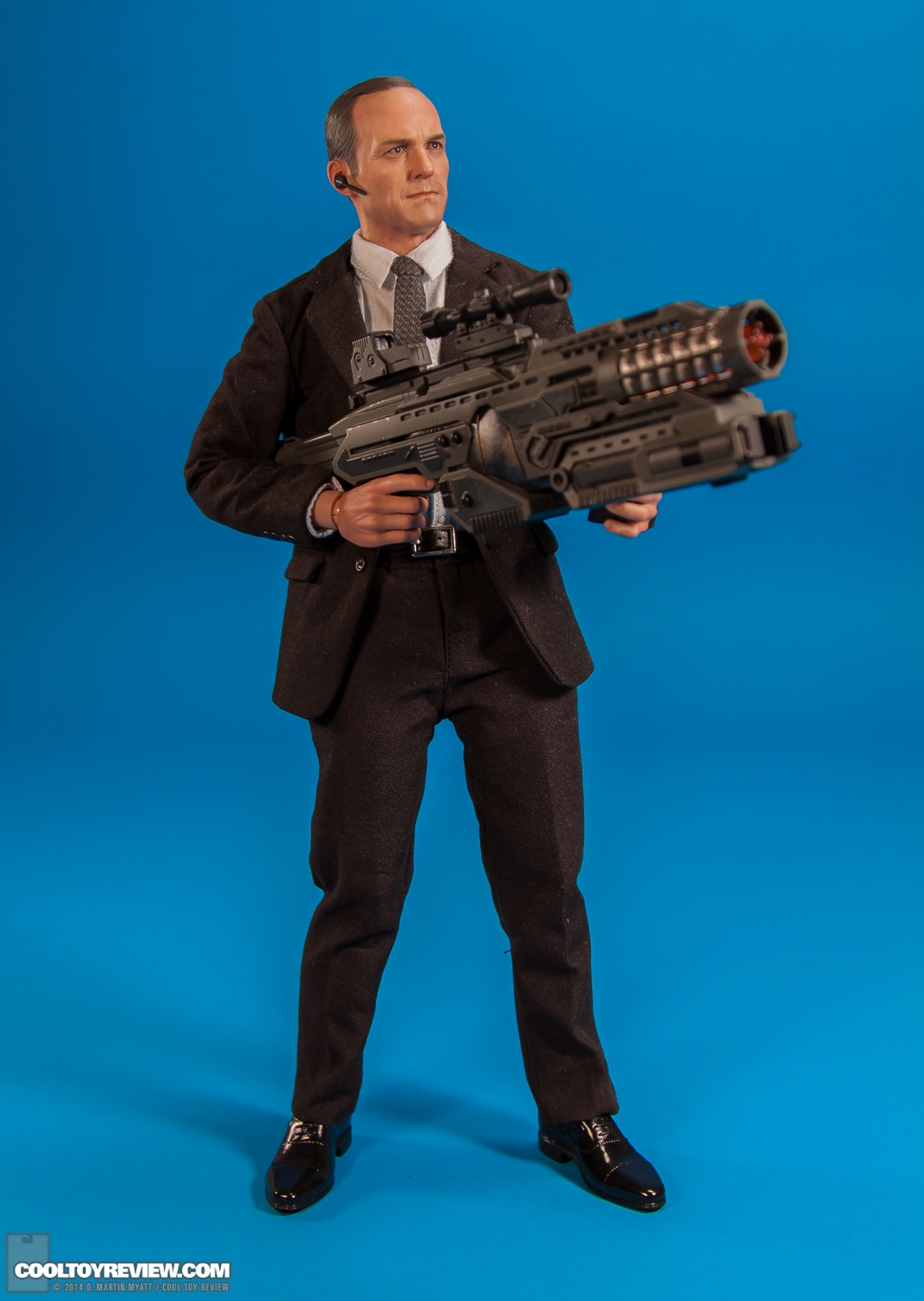 Agent-Phil-Coulson-Avengers-MMS-189-Hot-Toys-025.jpg
