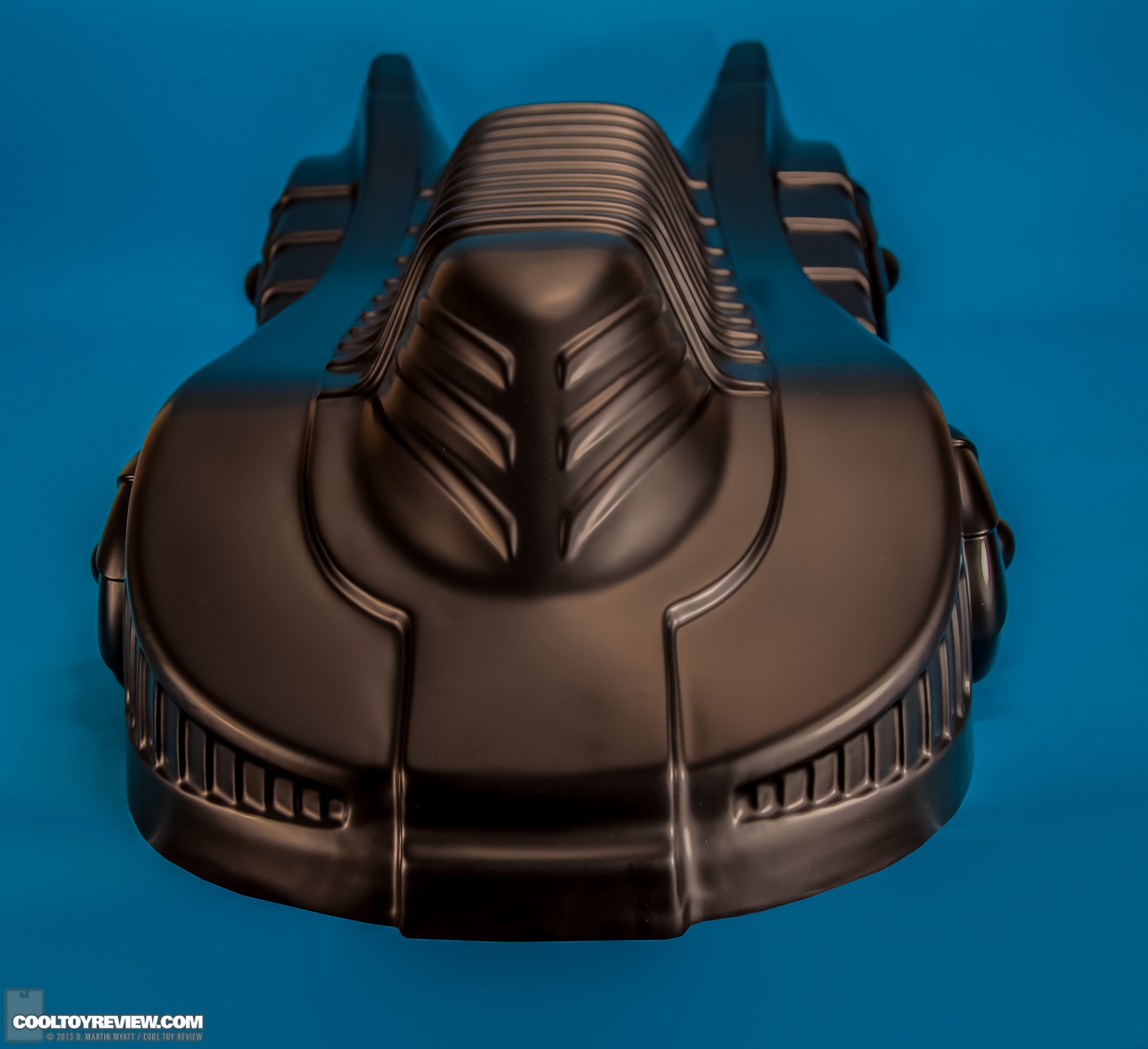 Batman-1989-Burton-Batmobile-Hot-Toys-009.jpg