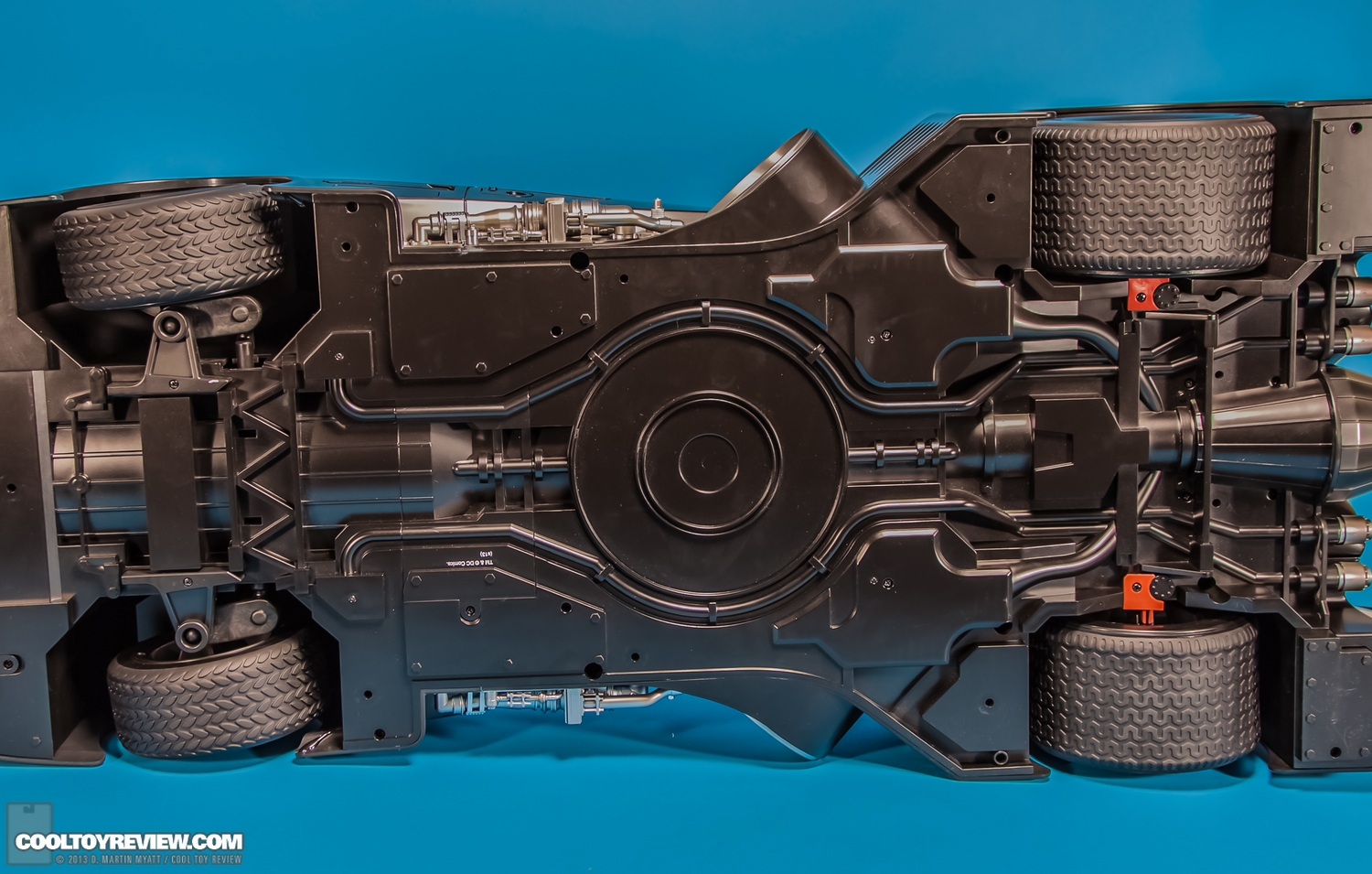 Batman-1989-Burton-Batmobile-Hot-Toys-046.jpg