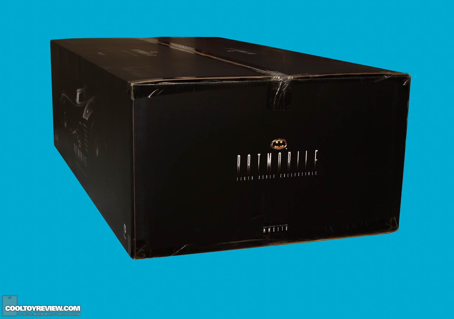Batman-1989-Burton-Batmobile-Hot-Toys-053.jpg