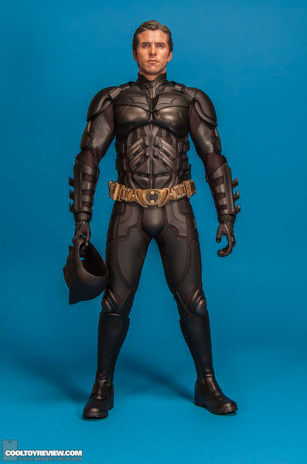 Batman-QS001-Quarter-Scale-Figure-Hot-Toys-005.jpg