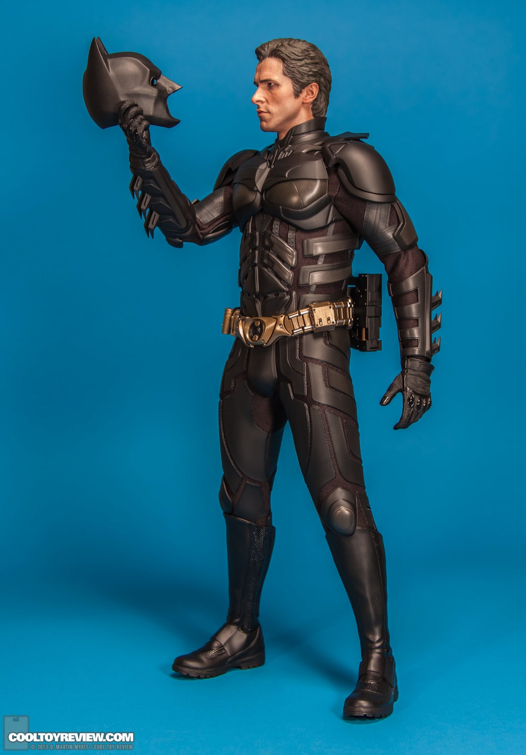 Batman-QS001-Quarter-Scale-Figure-Hot-Toys-007.jpg