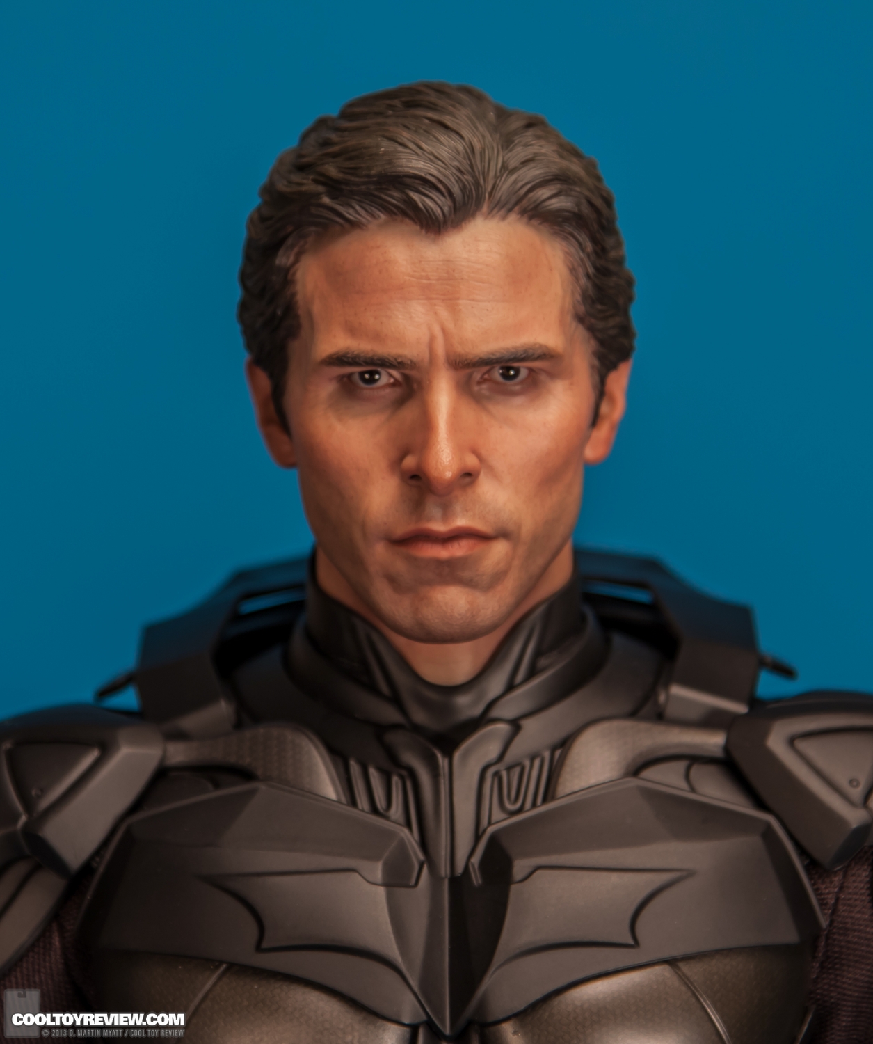 Batman-QS001-Quarter-Scale-Figure-Hot-Toys-013.jpg