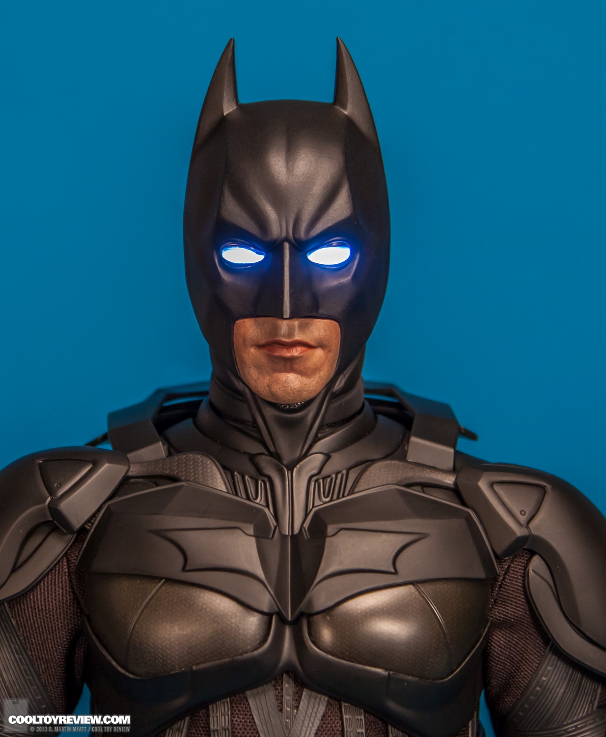 Batman-QS001-Quarter-Scale-Figure-Hot-Toys-017.jpg