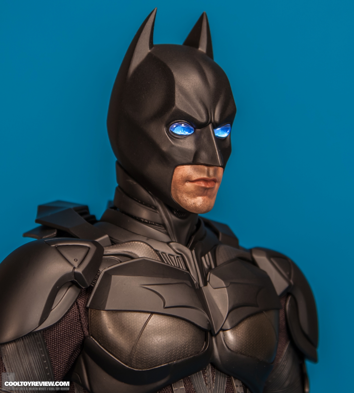 Batman-QS001-Quarter-Scale-Figure-Hot-Toys-018.jpg