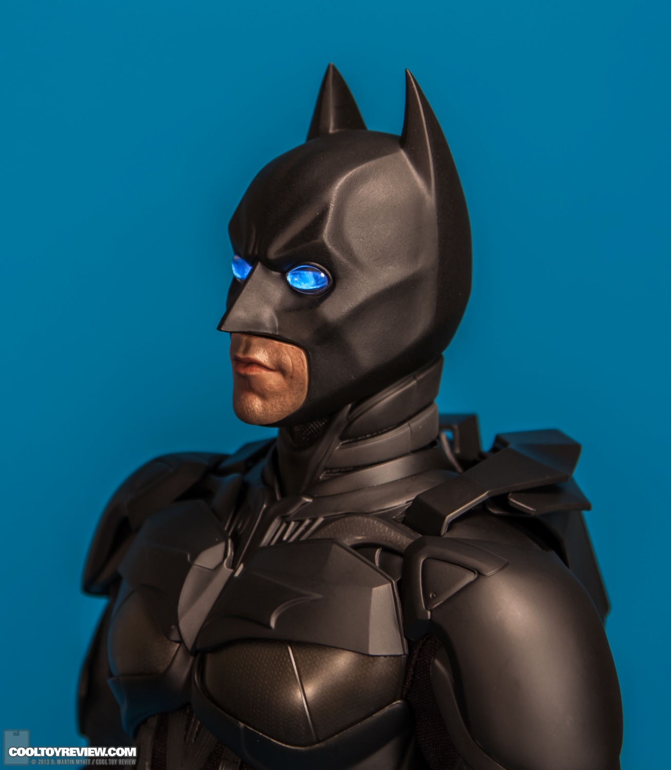 Batman-QS001-Quarter-Scale-Figure-Hot-Toys-019.jpg