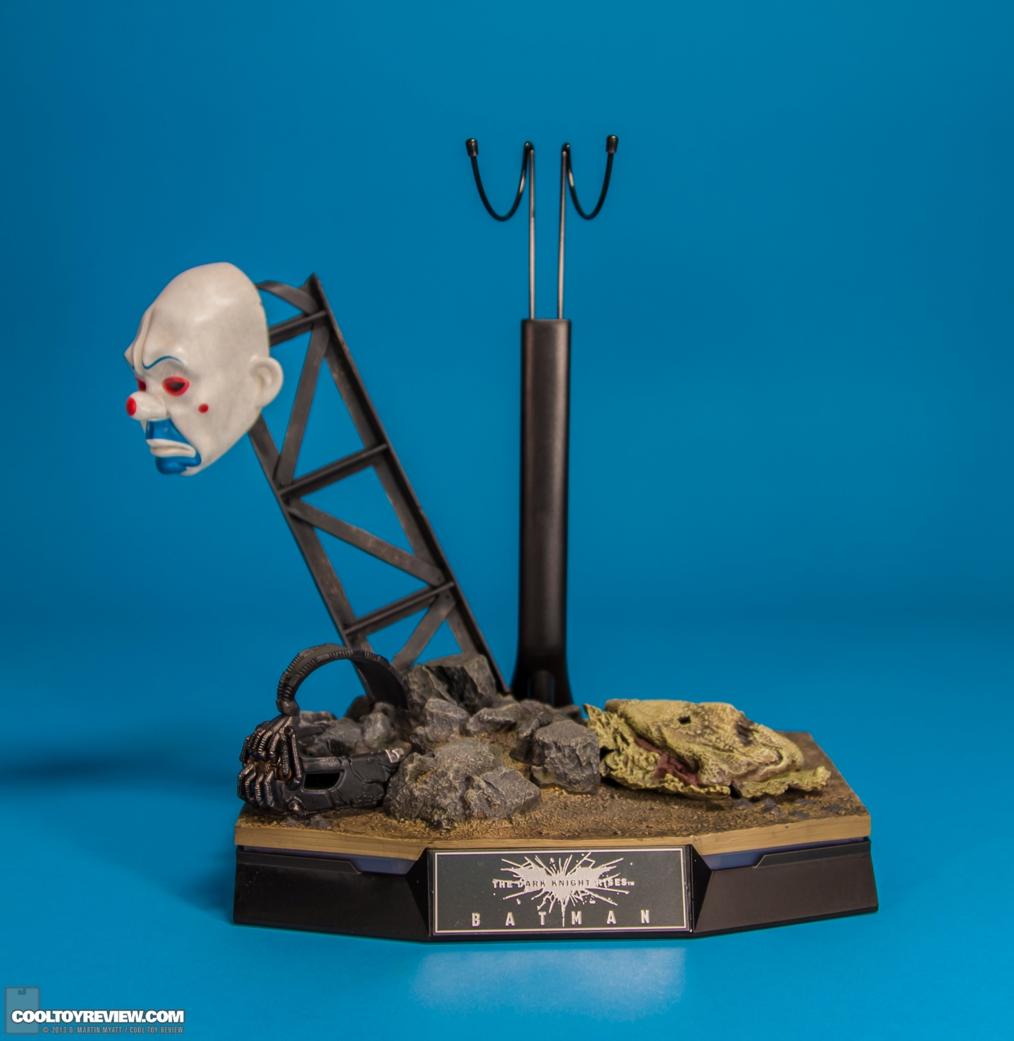 Batman-QS001-Quarter-Scale-Figure-Hot-Toys-043.jpg