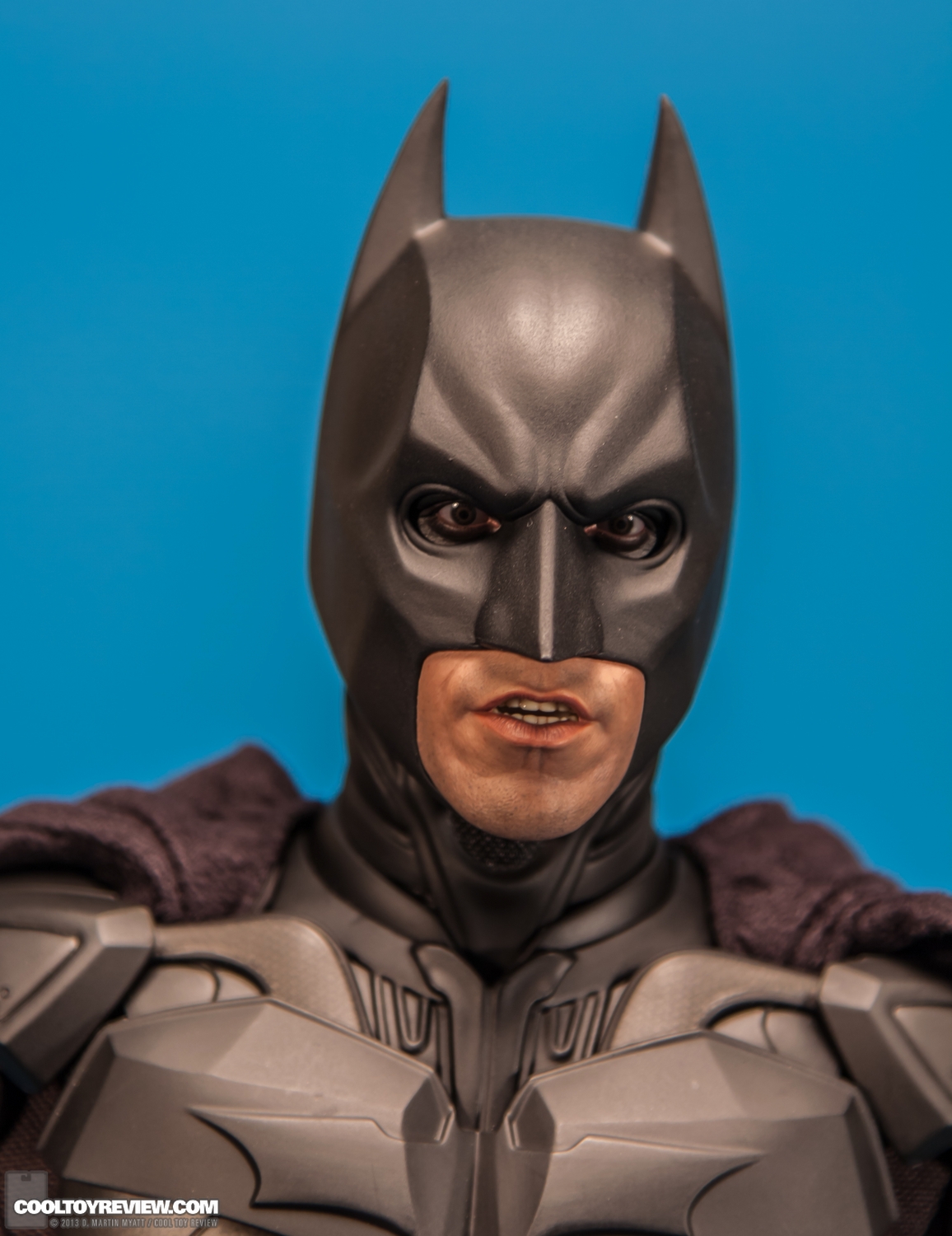 Batman-QS001-Quarter-Scale-Figure-Hot-Toys-050.jpg