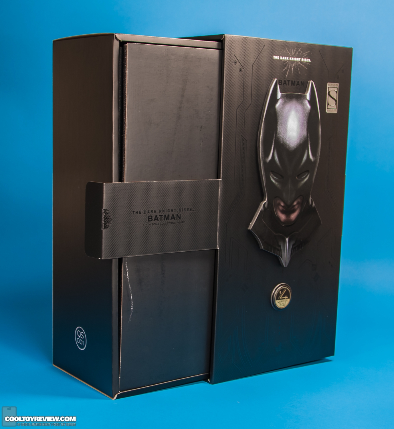Batman-QS001-Quarter-Scale-Figure-Hot-Toys-063.jpg