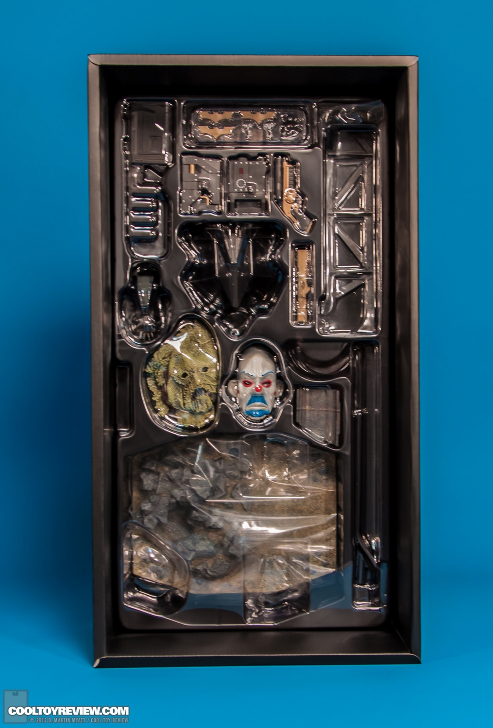 Batman-QS001-Quarter-Scale-Figure-Hot-Toys-070.jpg