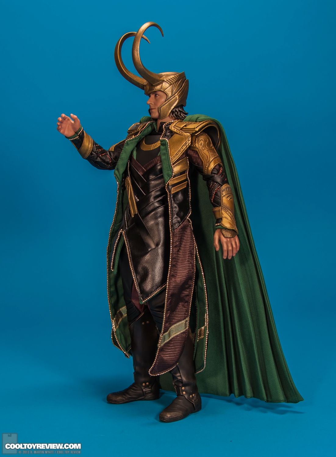 Loki-Avengers-Movie-Masterpiece-Series-Hot-Toys-003.jpg