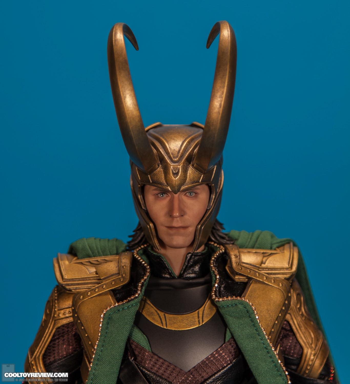 Loki-Avengers-Movie-Masterpiece-Series-Hot-Toys-005.jpg