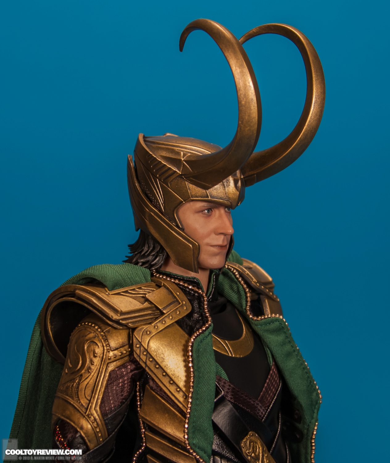 Loki-Avengers-Movie-Masterpiece-Series-Hot-Toys-006.jpg