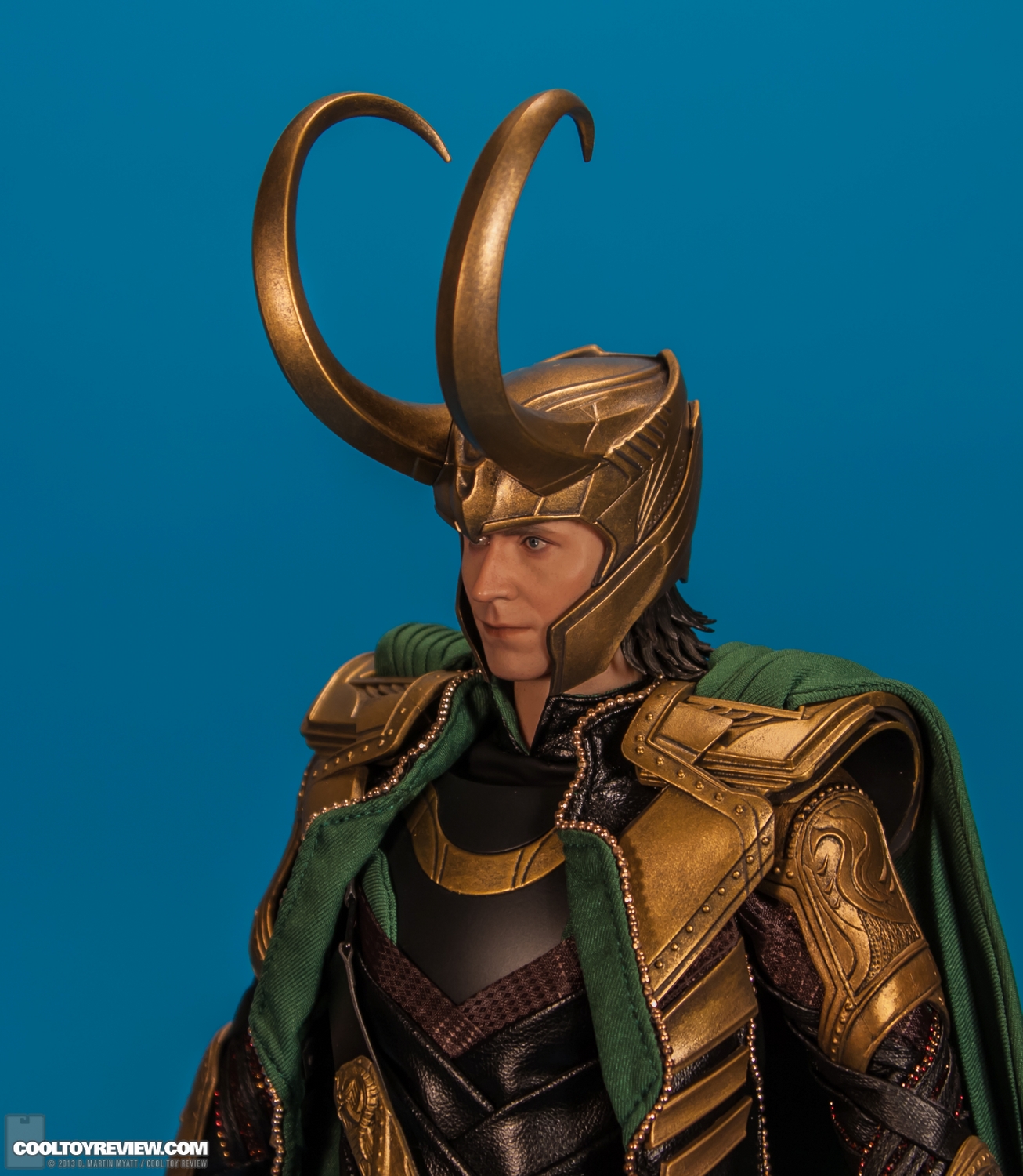 Loki-Avengers-Movie-Masterpiece-Series-Hot-Toys-007.jpg