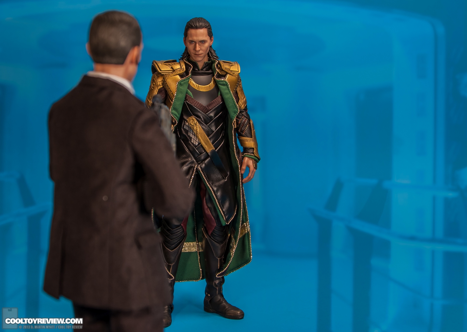 Loki-Avengers-Movie-Masterpiece-Series-Hot-Toys-026.jpg