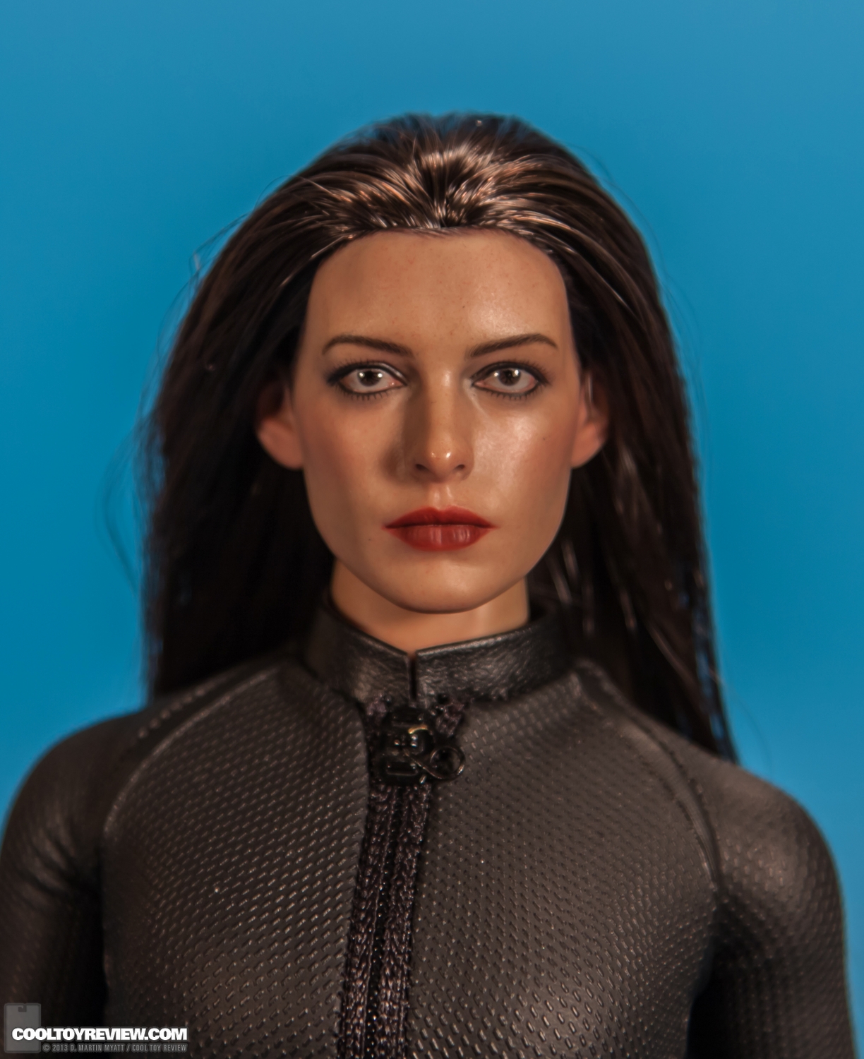 Selina-Kyle-Catwoman-Dark-Knight-Rises-Hot-Toys-009.jpg