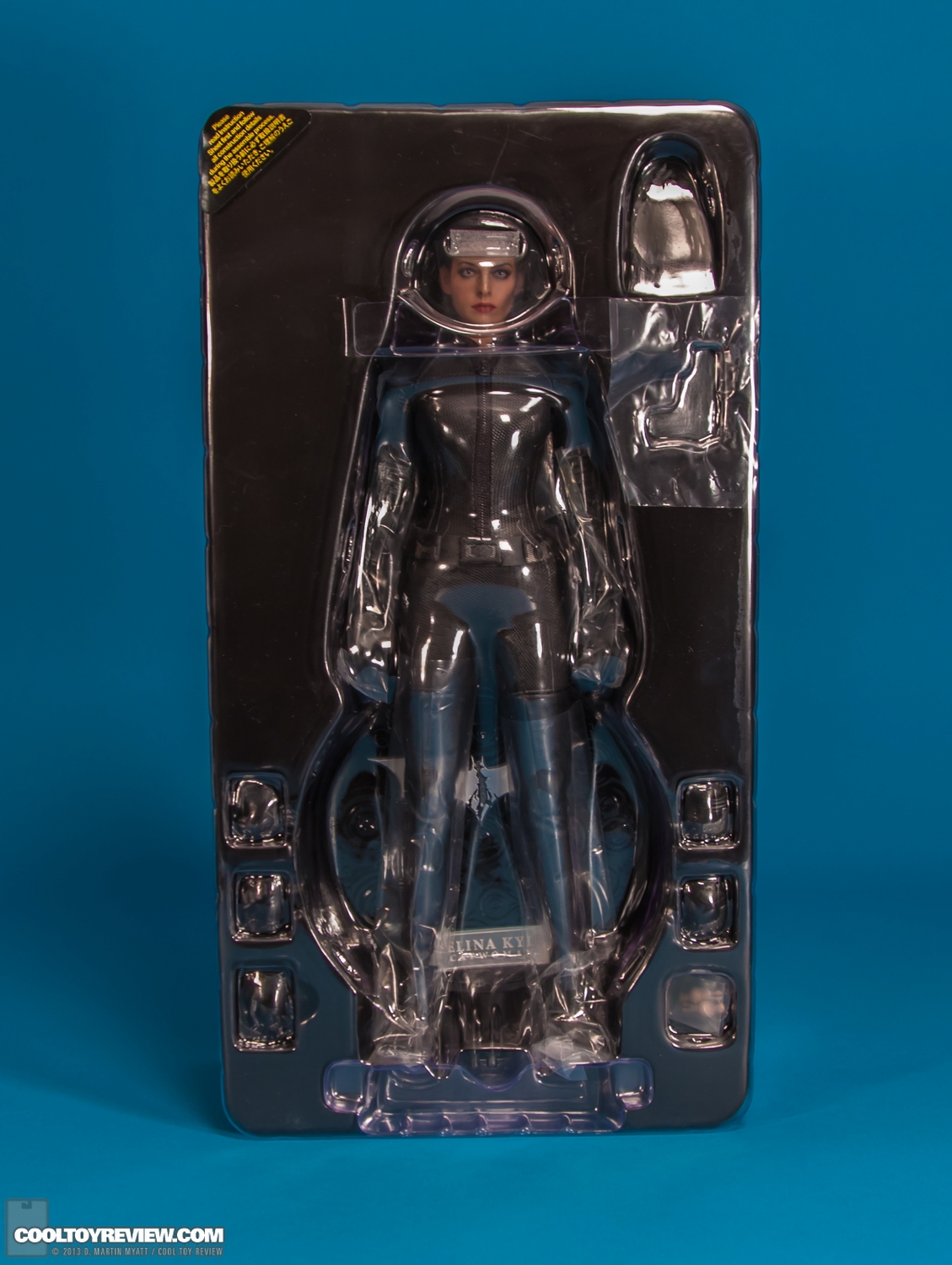 Selina-Kyle-Catwoman-Dark-Knight-Rises-Hot-Toys-033.jpg