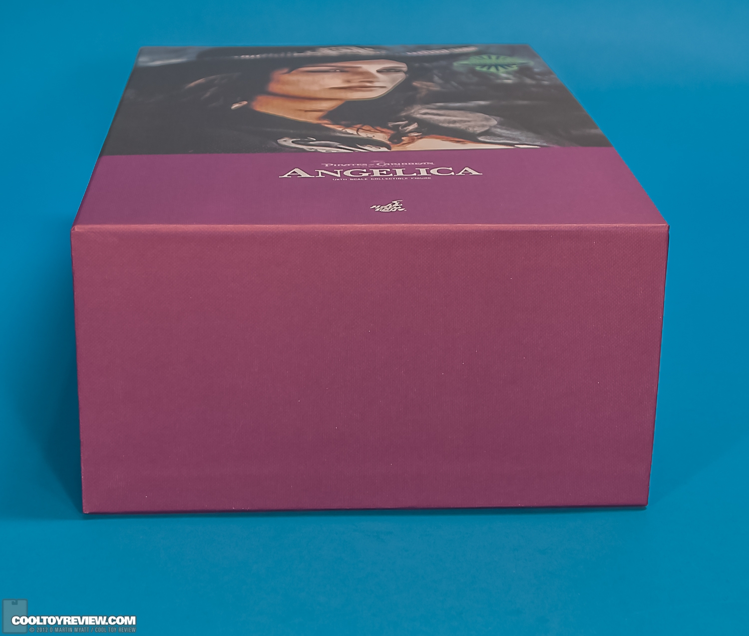 Angelica_Disney_Pirates_Of_The_Caribbean_Hot_Toys-42.jpg