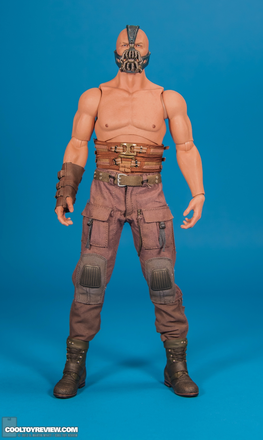 Bane_Dark_Knight_Rises_Hot_Toys_Movie_Masterpiece_Series-05.jpg