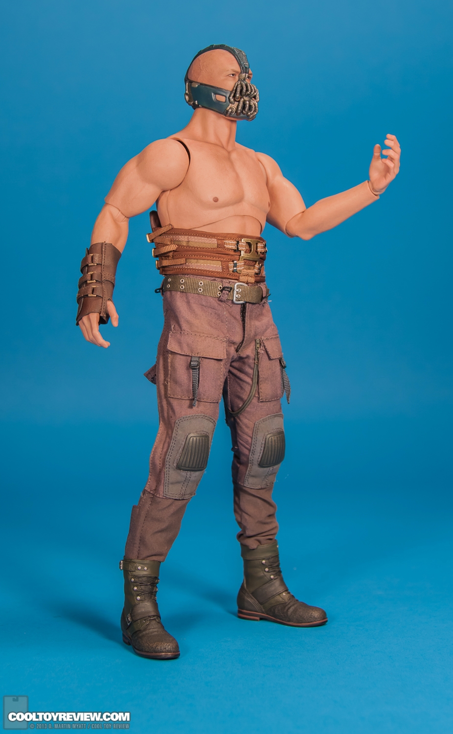 Bane_Dark_Knight_Rises_Hot_Toys_Movie_Masterpiece_Series-06.jpg