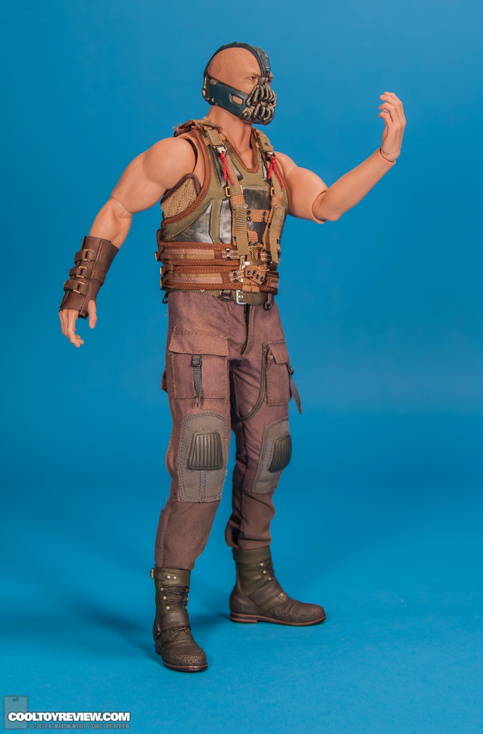 Bane_Dark_Knight_Rises_Hot_Toys_Movie_Masterpiece_Series-10.jpg