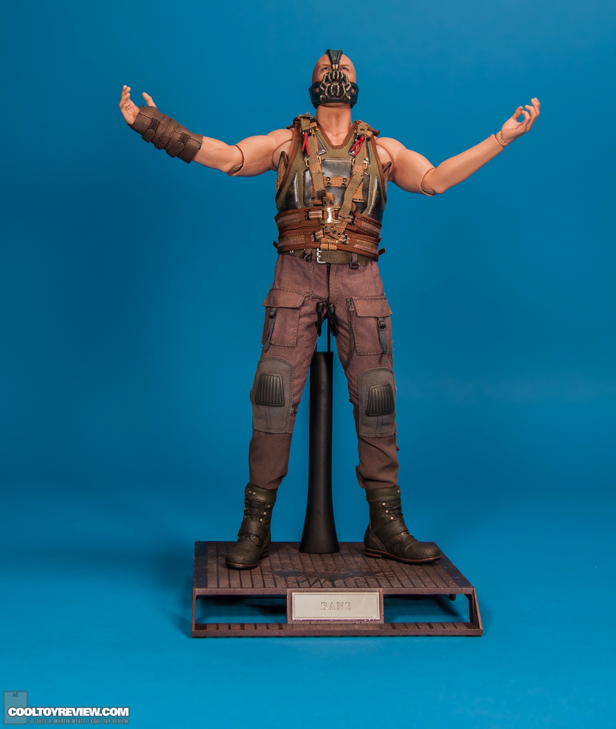 Bane_Dark_Knight_Rises_Hot_Toys_Movie_Masterpiece_Series-36.jpg
