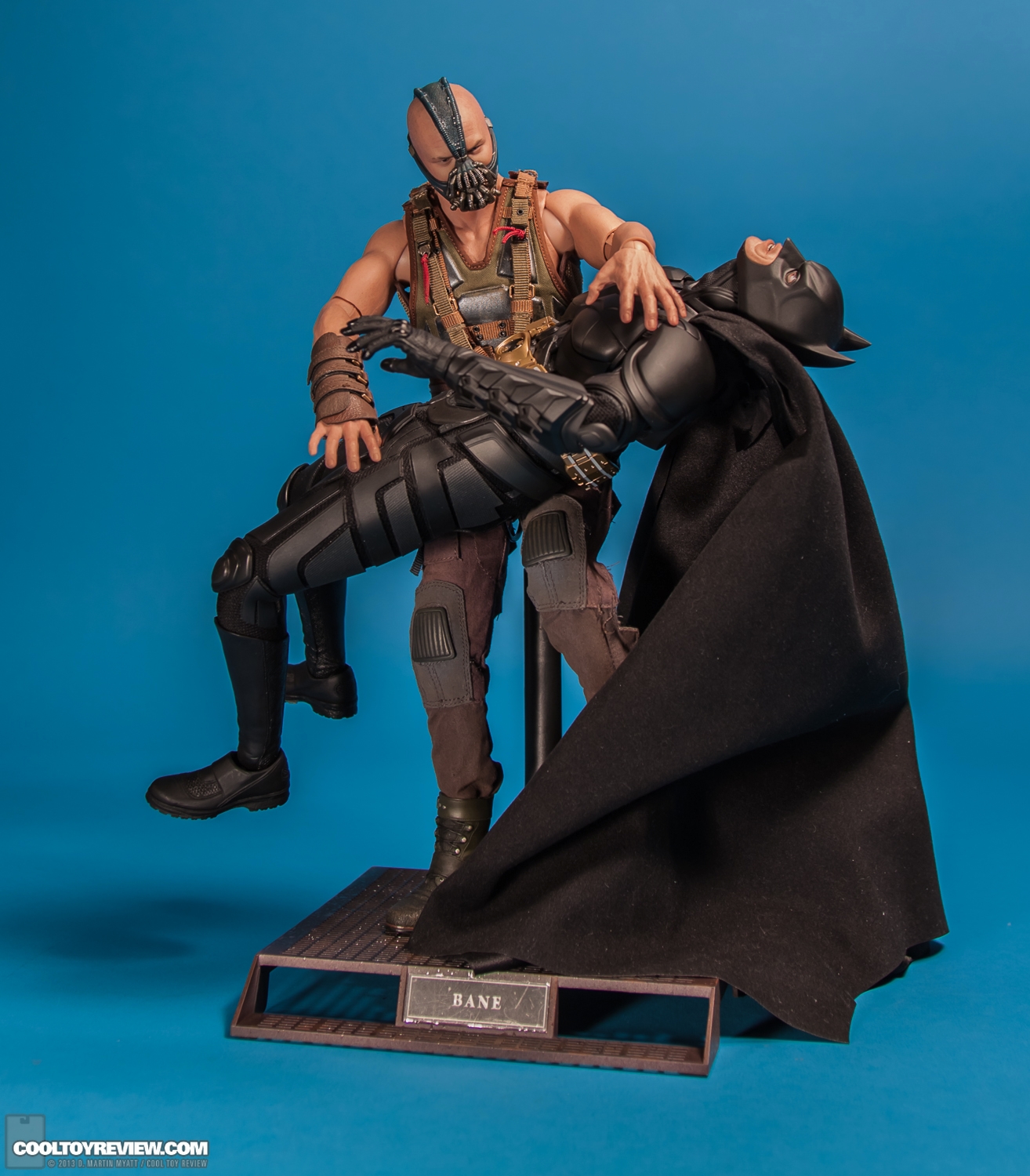 Bane_Dark_Knight_Rises_Hot_Toys_Movie_Masterpiece_Series-39.jpg