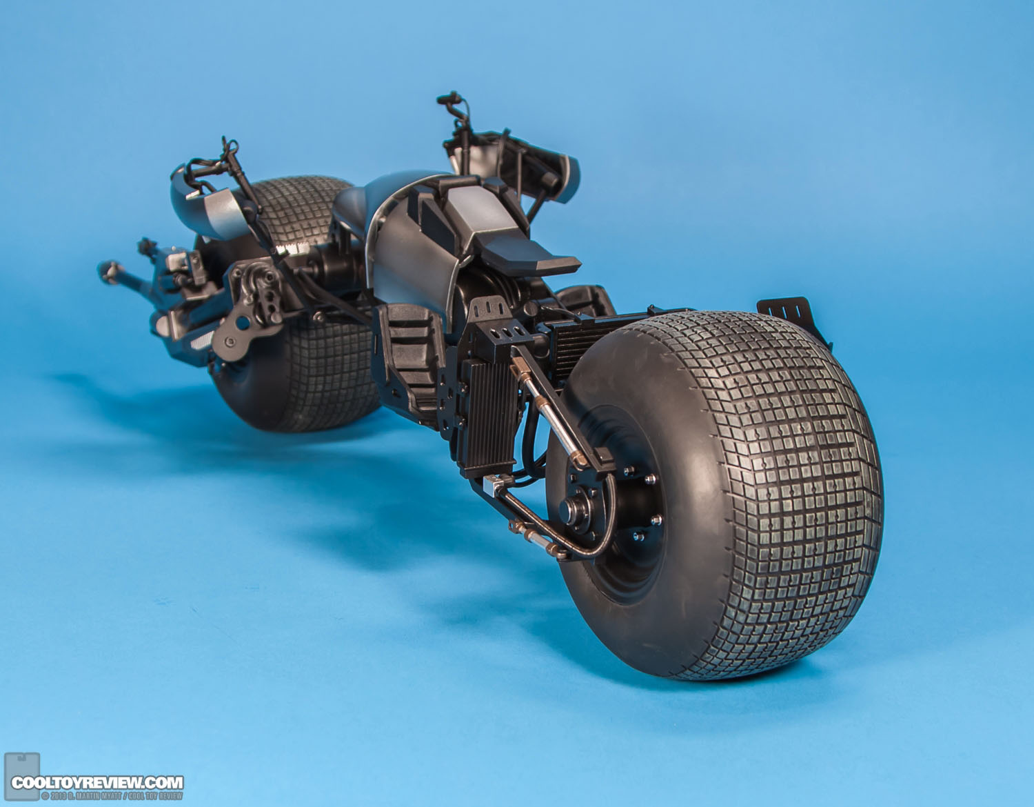 Bat-Pod_Dark_Knight_Rises_Hot_Toys-04.jpg