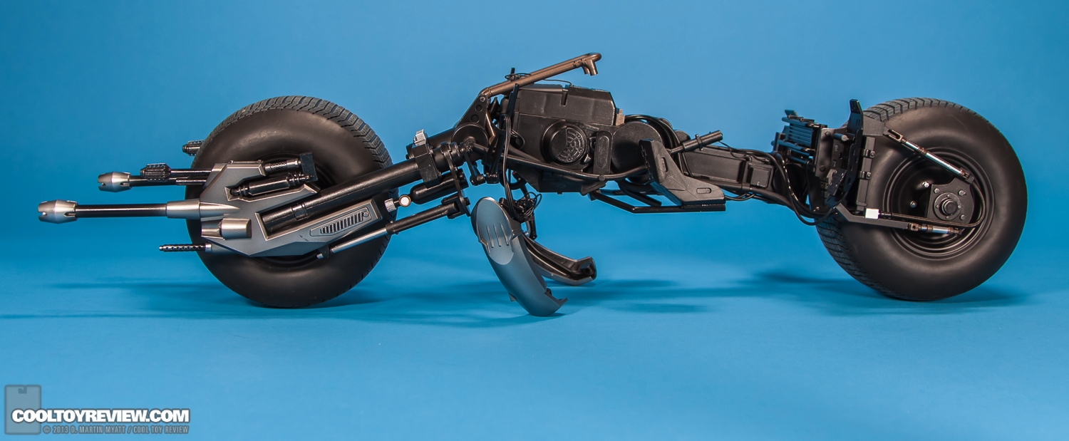 Bat-Pod_Dark_Knight_Rises_Hot_Toys-10.jpg