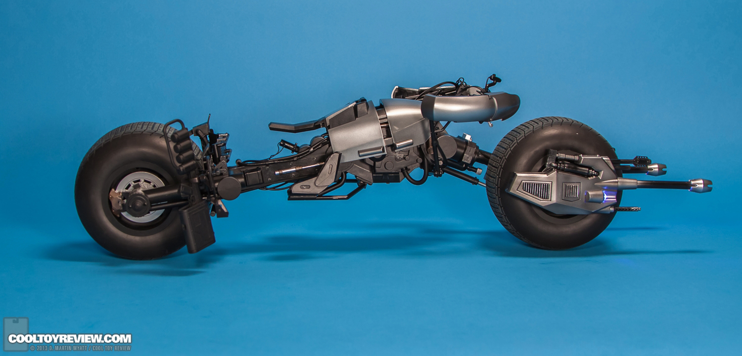 Bat-Pod_Dark_Knight_Rises_Hot_Toys-16.jpg