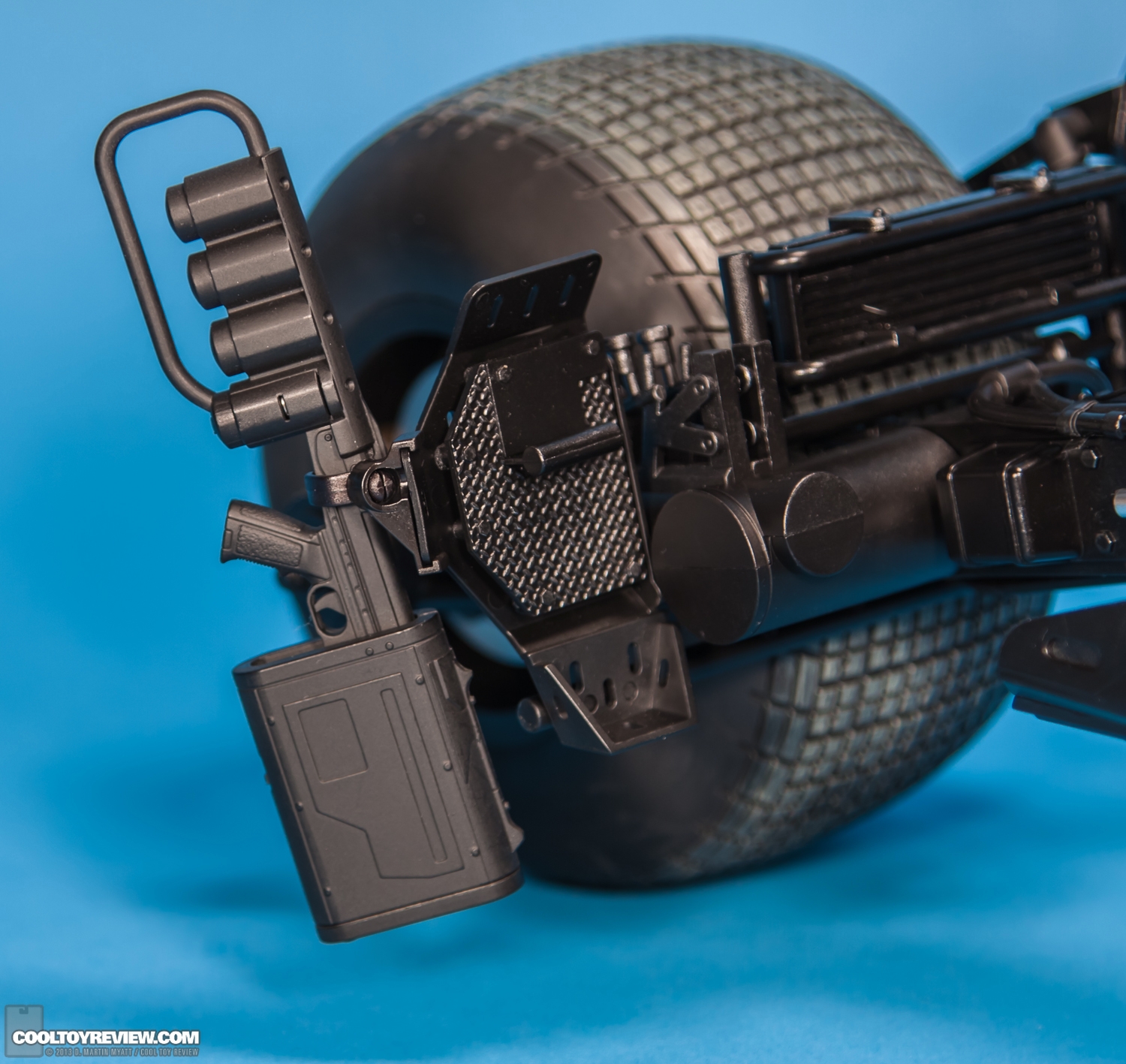 Bat-Pod_Dark_Knight_Rises_Hot_Toys-18.jpg