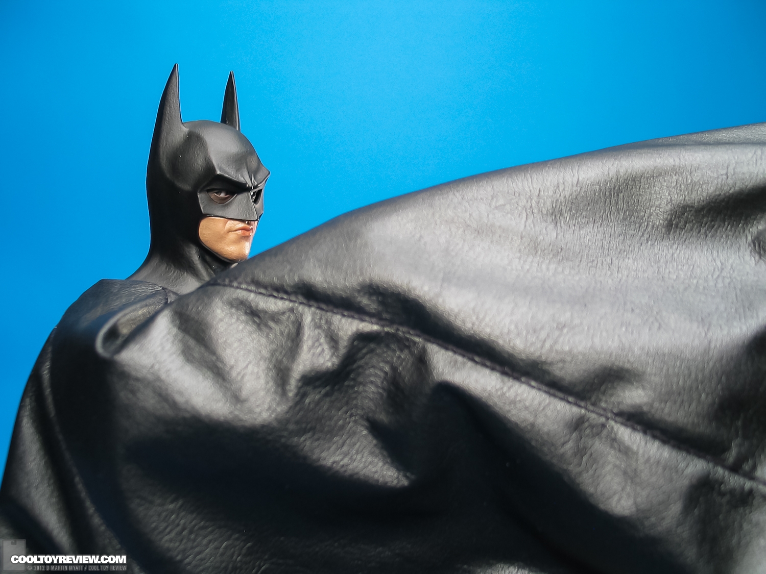 Batman_Michael_Keaton_1989_Hot_Toys_DX-40.jpg
