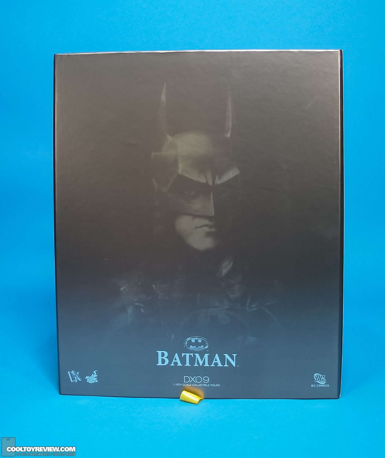 Batman_Michael_Keaton_1989_Hot_Toys_DX-41.jpg