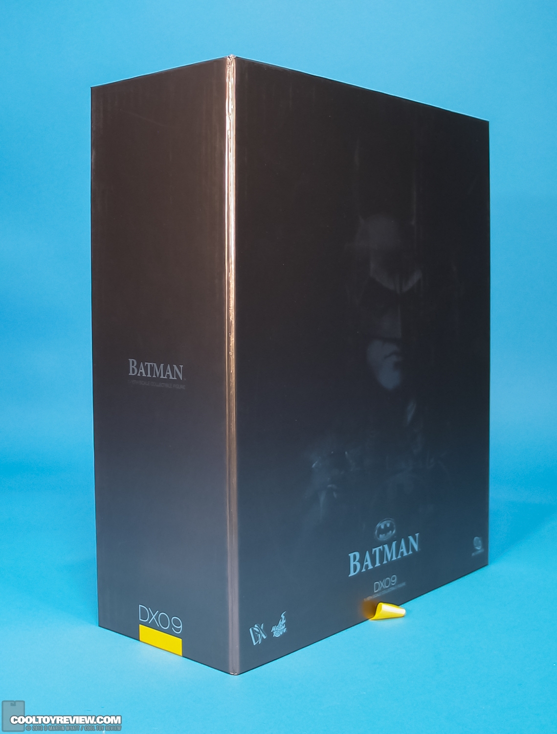Batman_Michael_Keaton_1989_Hot_Toys_DX-42.jpg