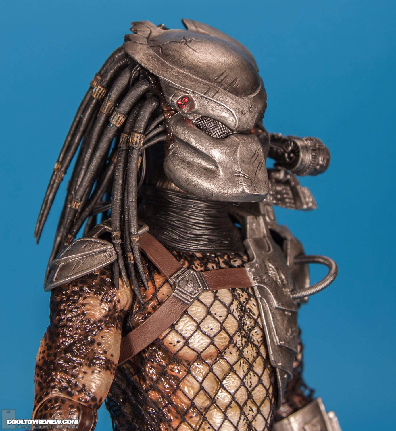 Classic_Predator_Predators_Hot_Toys-10.jpg