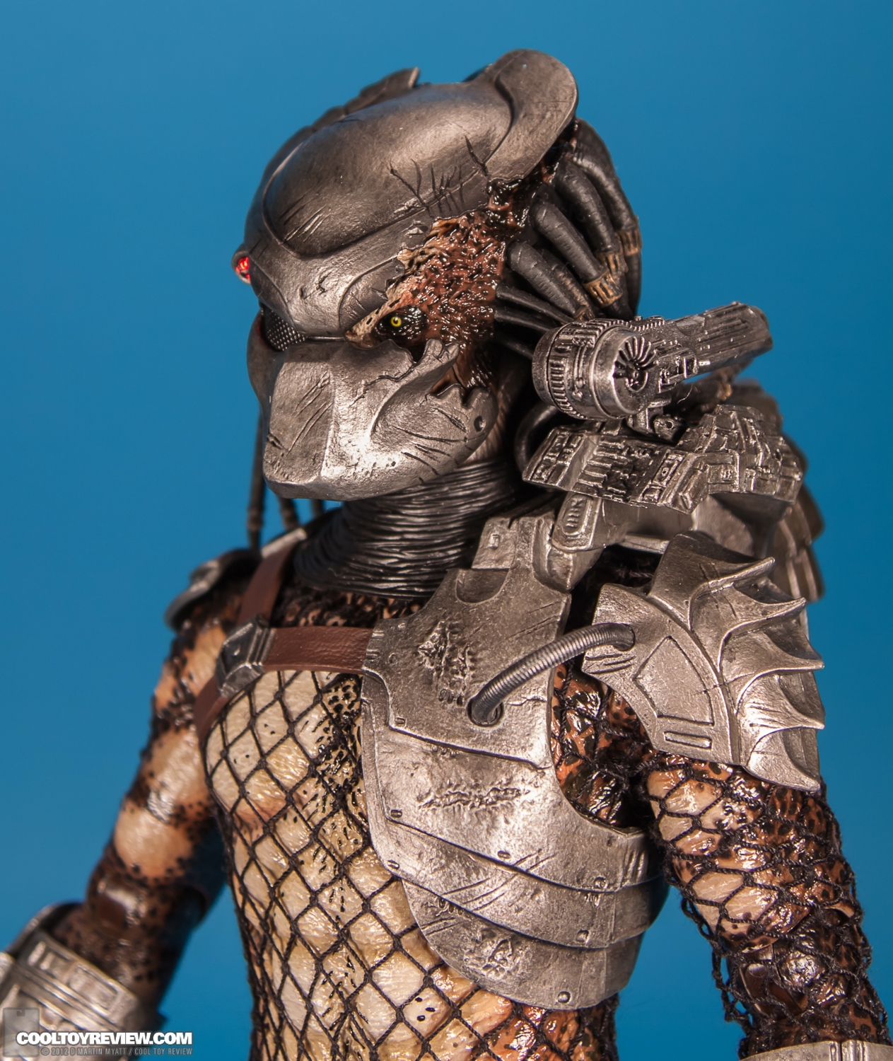 Classic_Predator_Predators_Hot_Toys-11.jpg