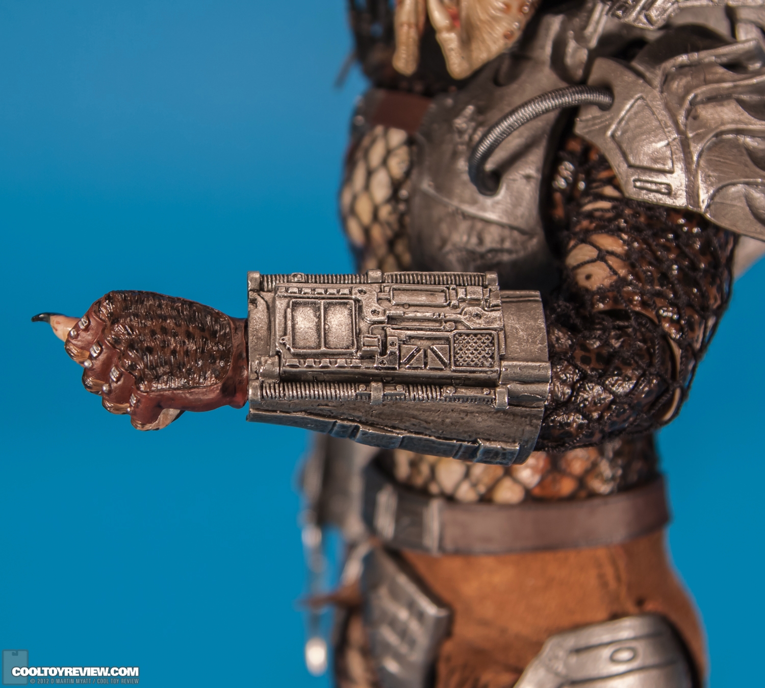 Classic_Predator_Predators_Hot_Toys-33.jpg