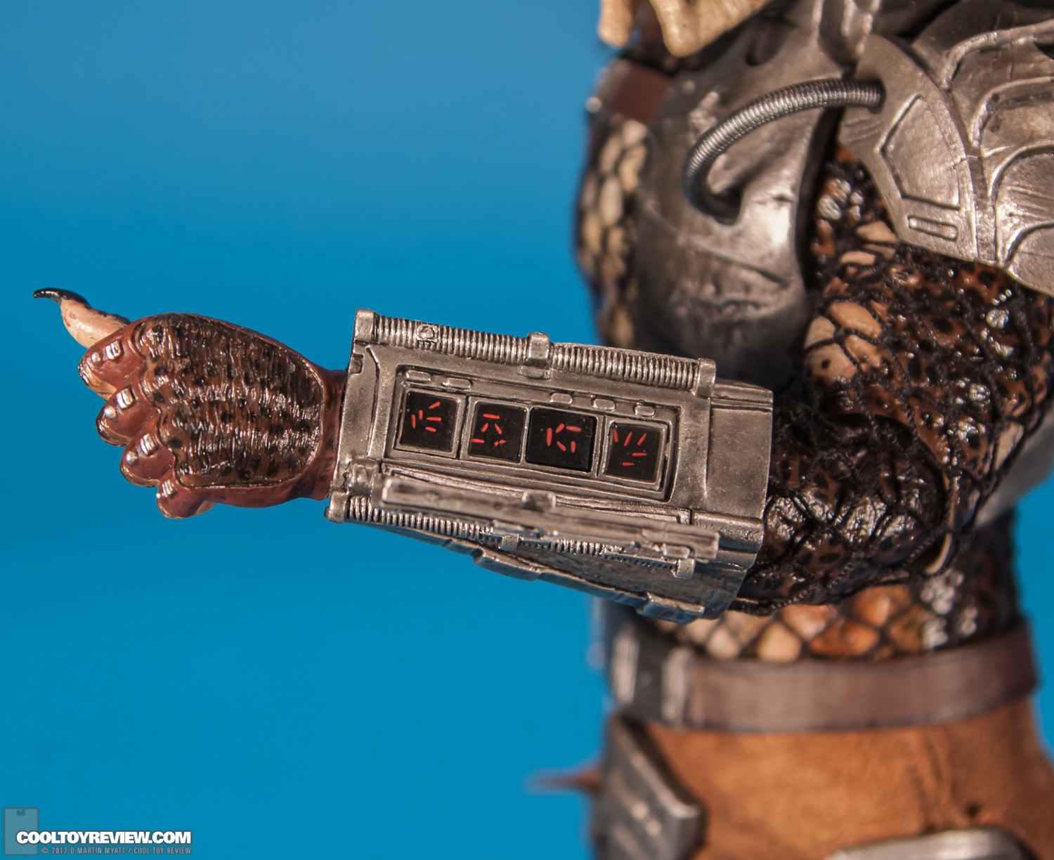 Classic_Predator_Predators_Hot_Toys-34.jpg