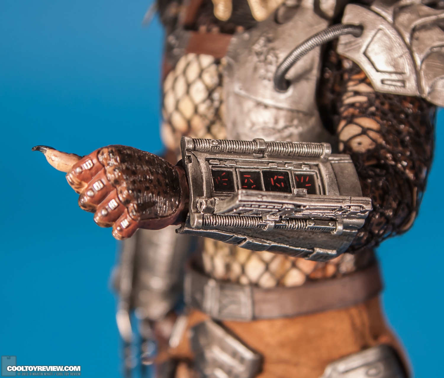 Classic_Predator_Predators_Hot_Toys-35.jpg