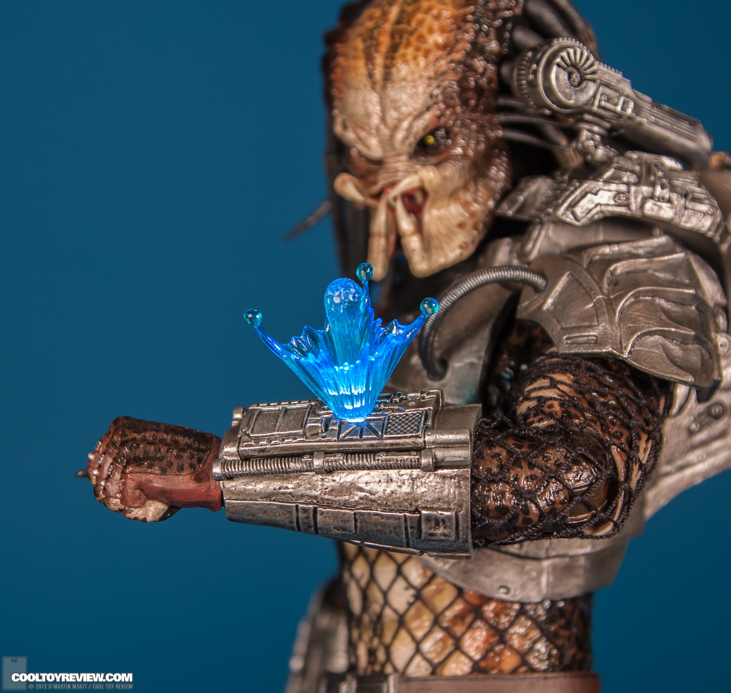 Classic_Predator_Predators_Hot_Toys-39.jpg
